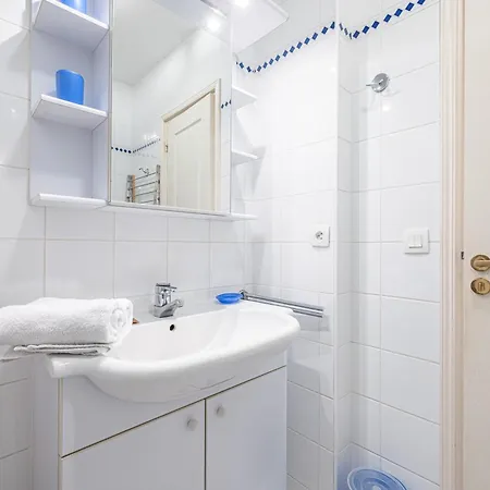 Queen Garden - Happy * מנטון